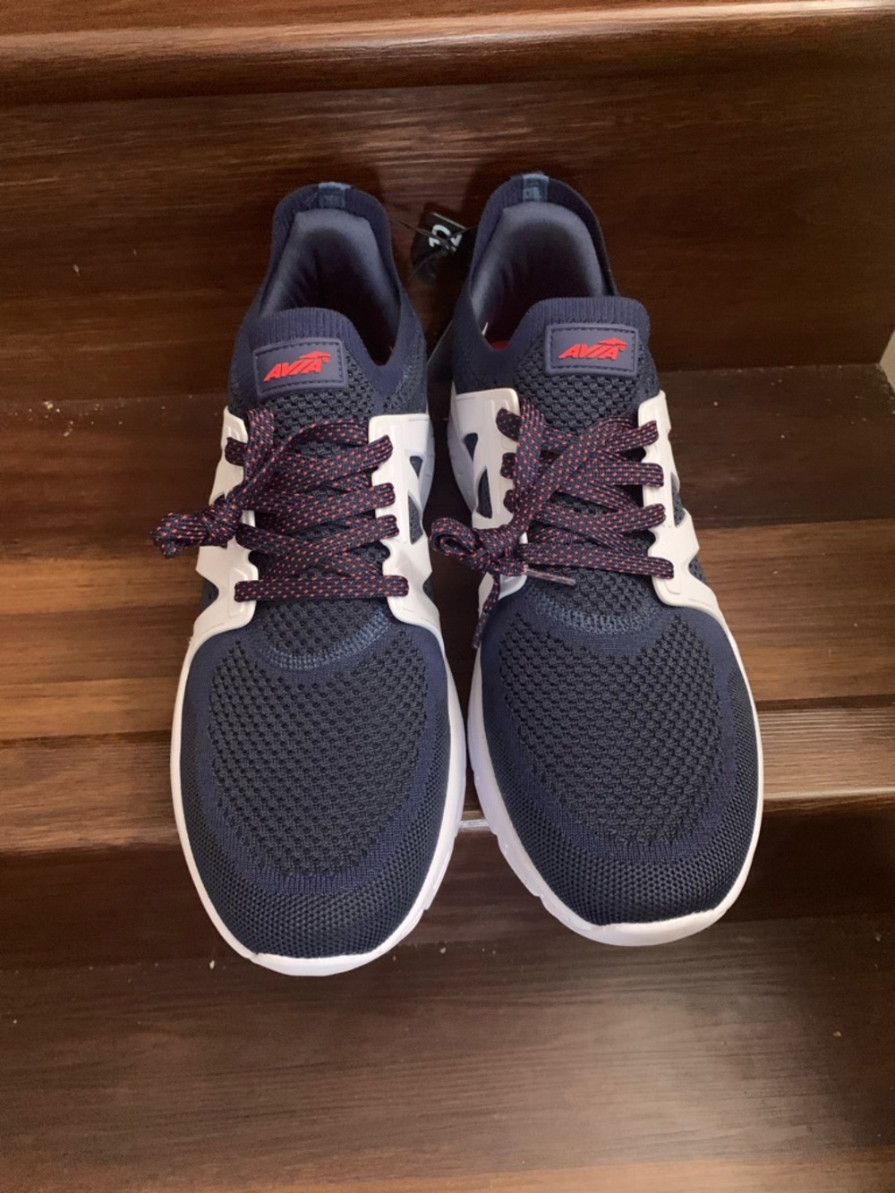 New Avia Men’s Navy and White Athletic Sneakers with Red Logo. Size 12